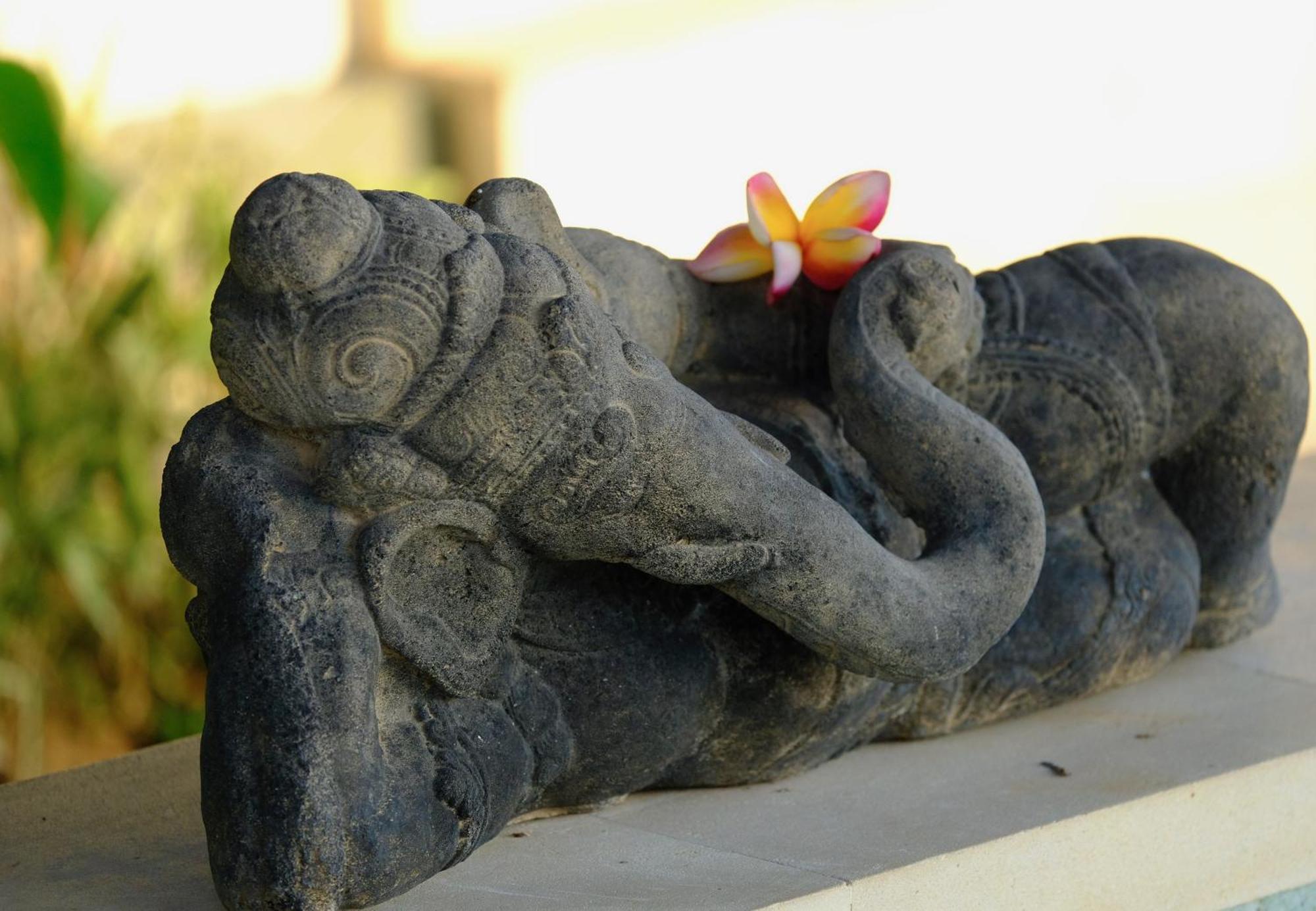 Villa Kaniksa Candi Dasa  Luaran gambar